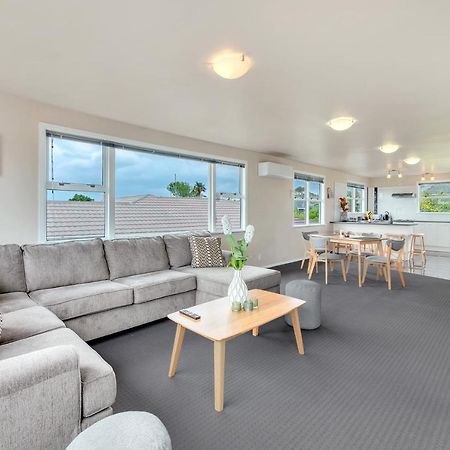 Fabulous Three Bedroom Home In Pakuranga Auckland Ngoại thất bức ảnh