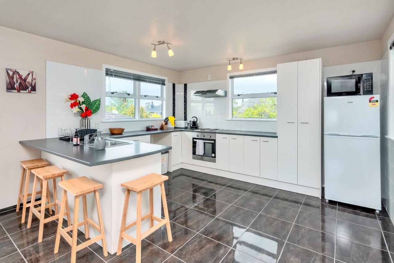 Fabulous Three Bedroom Home In Pakuranga Auckland Ngoại thất bức ảnh