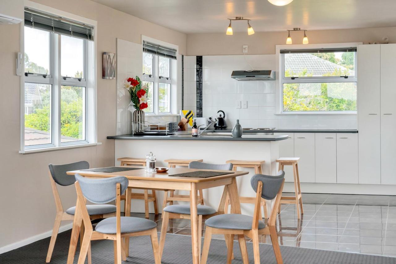 Fabulous Three Bedroom Home In Pakuranga Auckland Ngoại thất bức ảnh