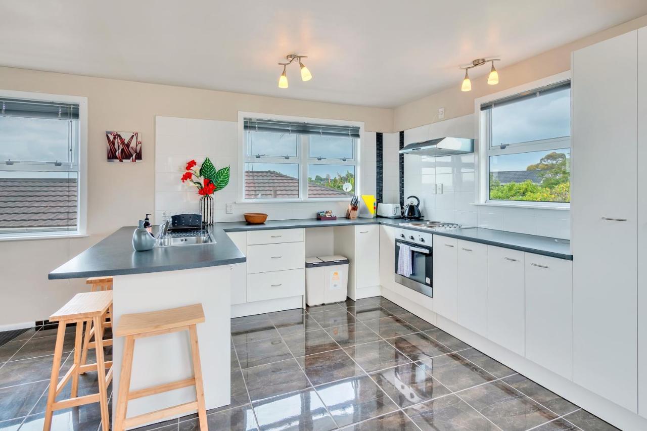 Fabulous Three Bedroom Home In Pakuranga Auckland Ngoại thất bức ảnh