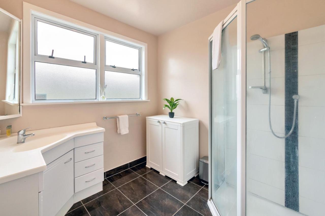 Fabulous Three Bedroom Home In Pakuranga Auckland Ngoại thất bức ảnh